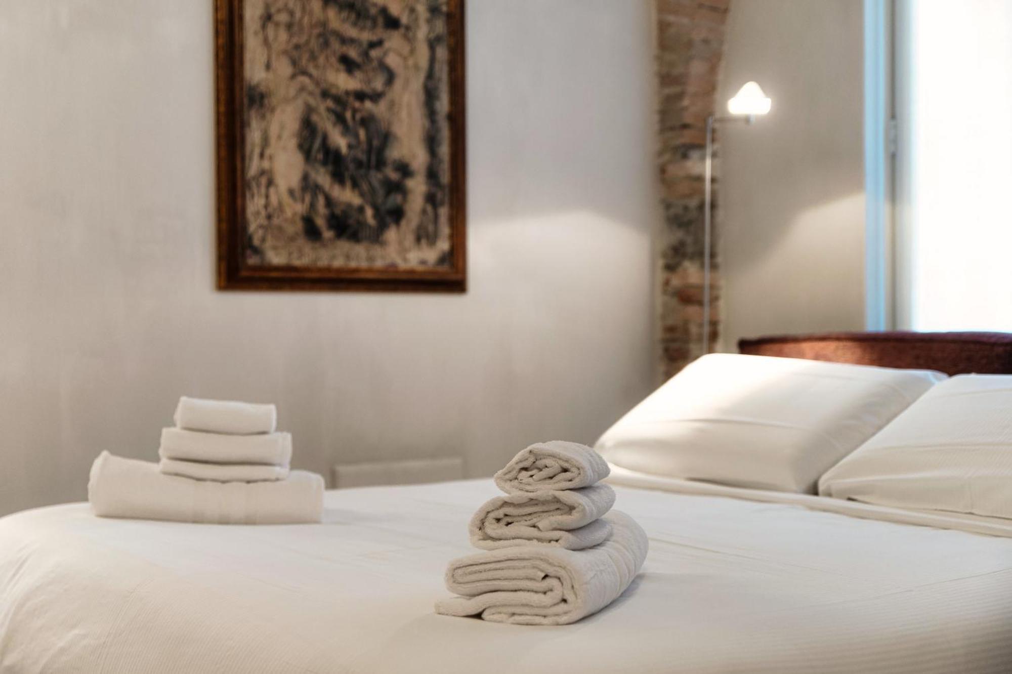 Suites Lorodellago Como - The House Of Travelers Extérieur photo